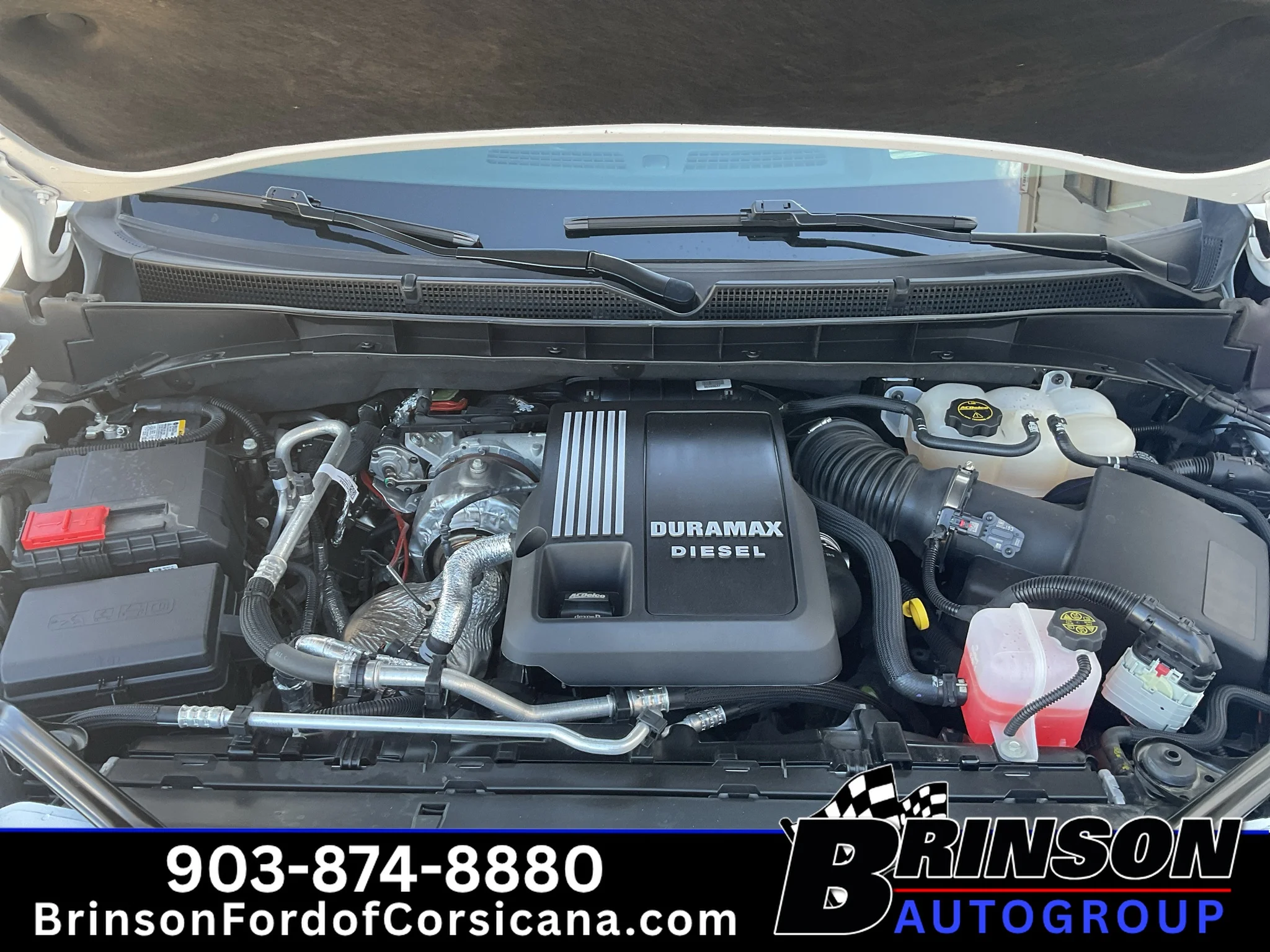 Used 2025 Summit White GMC AT4 Ultimate image 15