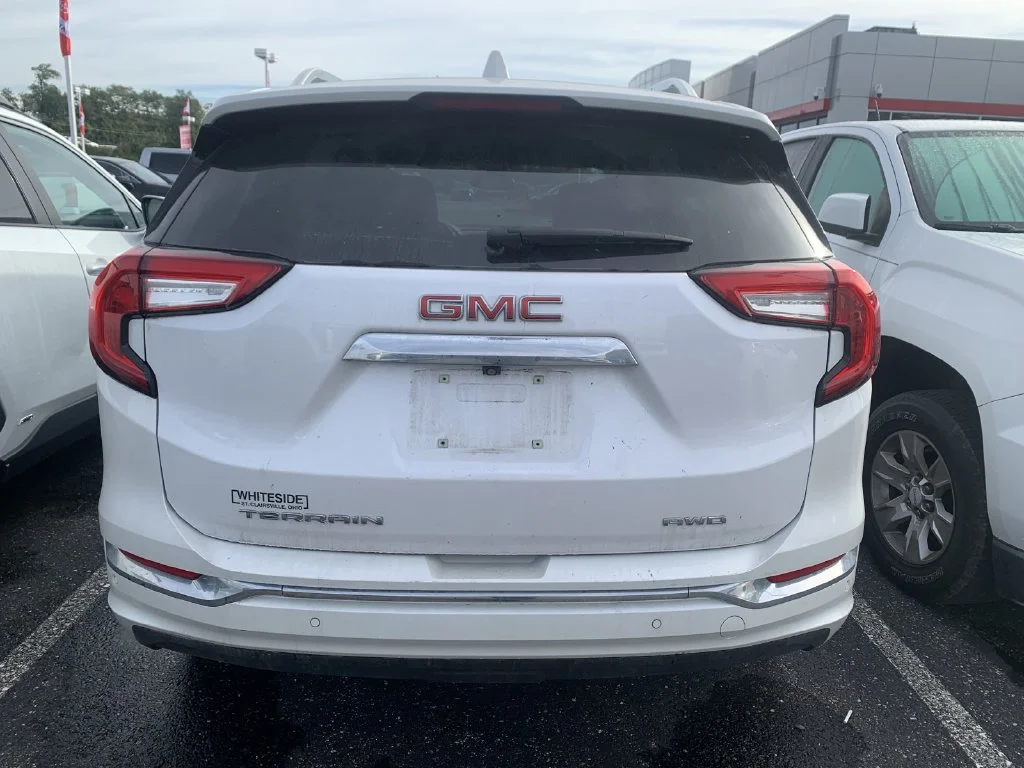 Used 2023 White GMC Denali image 3