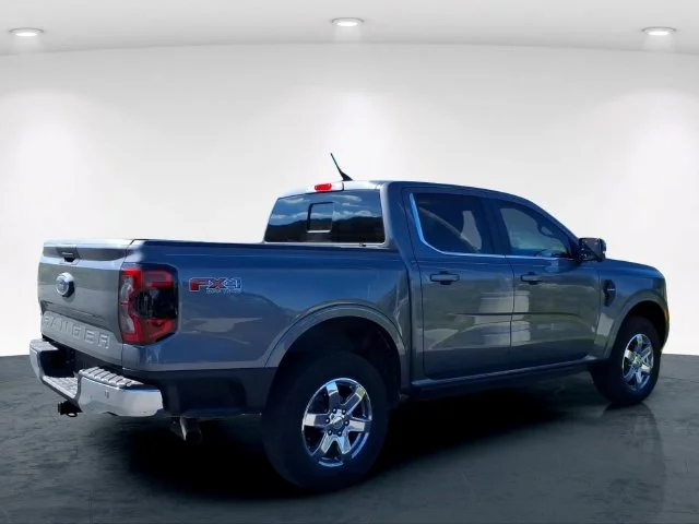 Used 2025 Gray Ford Lariat image 9