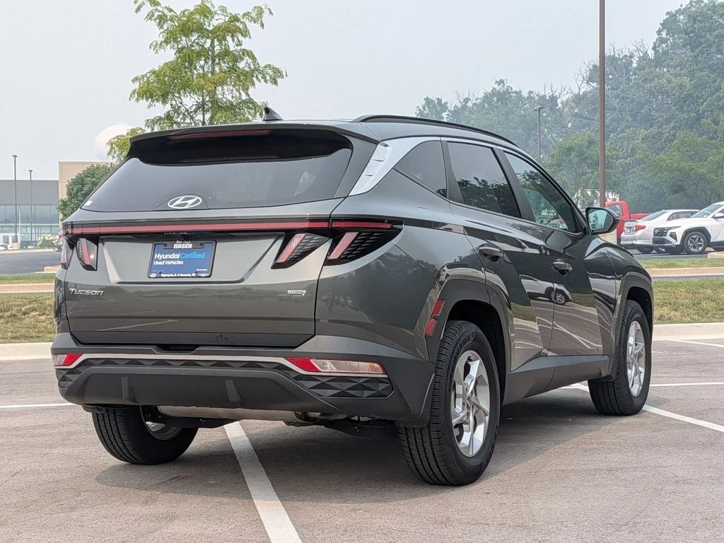 Used 2022 Gray Hyundai SEL image 7