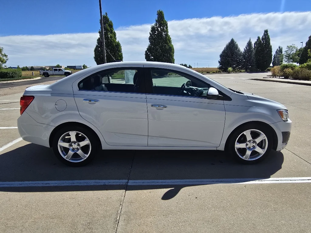 Used 2012 Summit White Chevrolet LTZ image 7