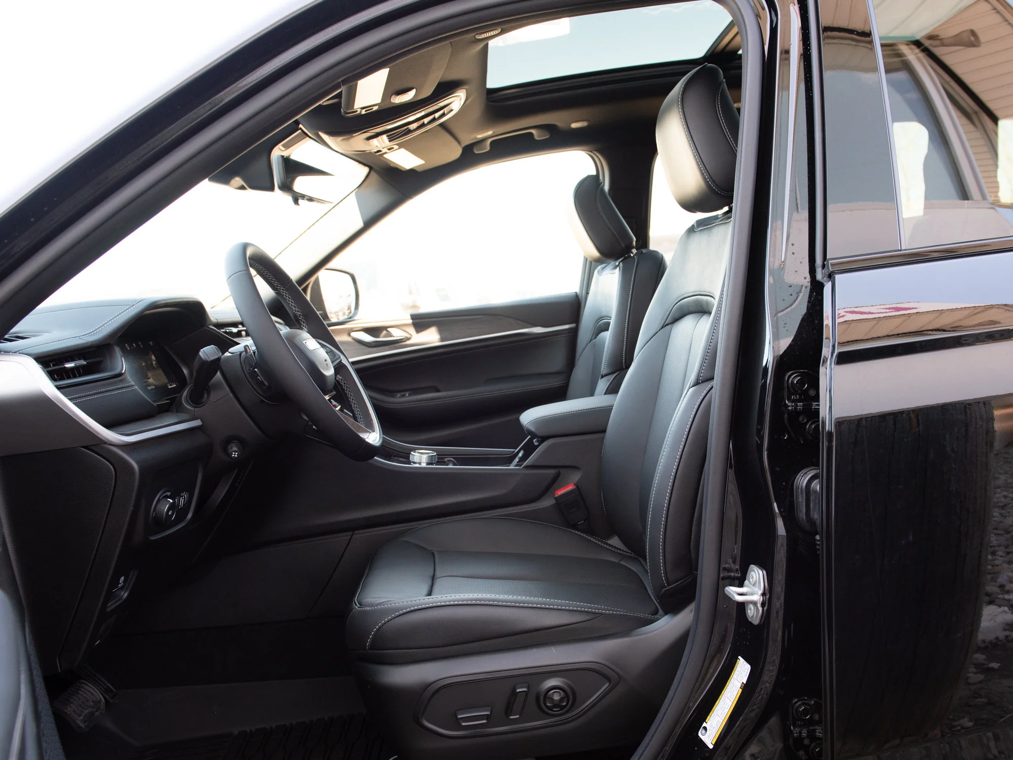 New 2026 Black Jeep Limited Reserve* image 20