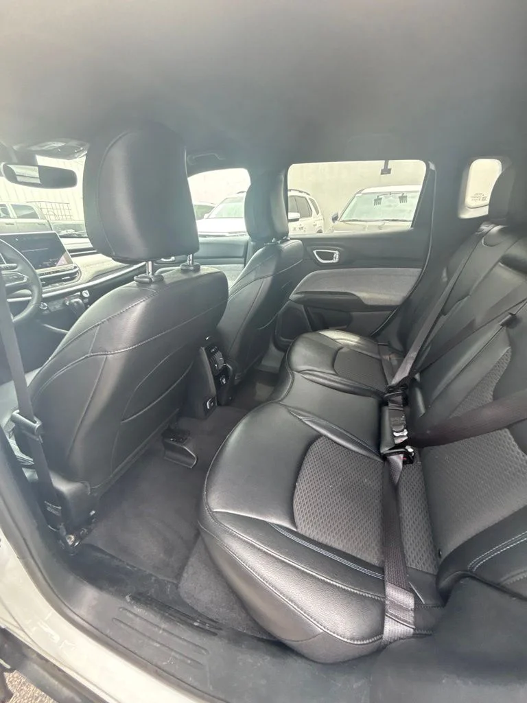 Used 2024 White Jeep Latitude image 18
