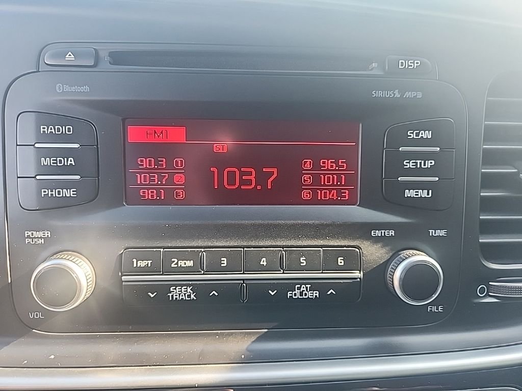 Used 2015 Snow White Pearl Kia EX image 23