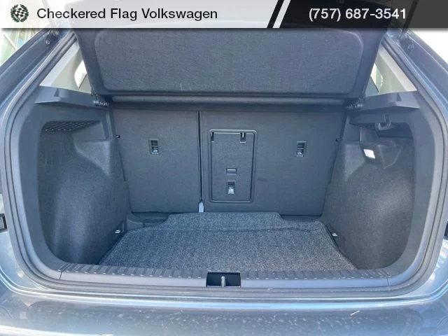 Used 2025 Platinum Gray Metallic Volkswagen 1.5T SE image 32