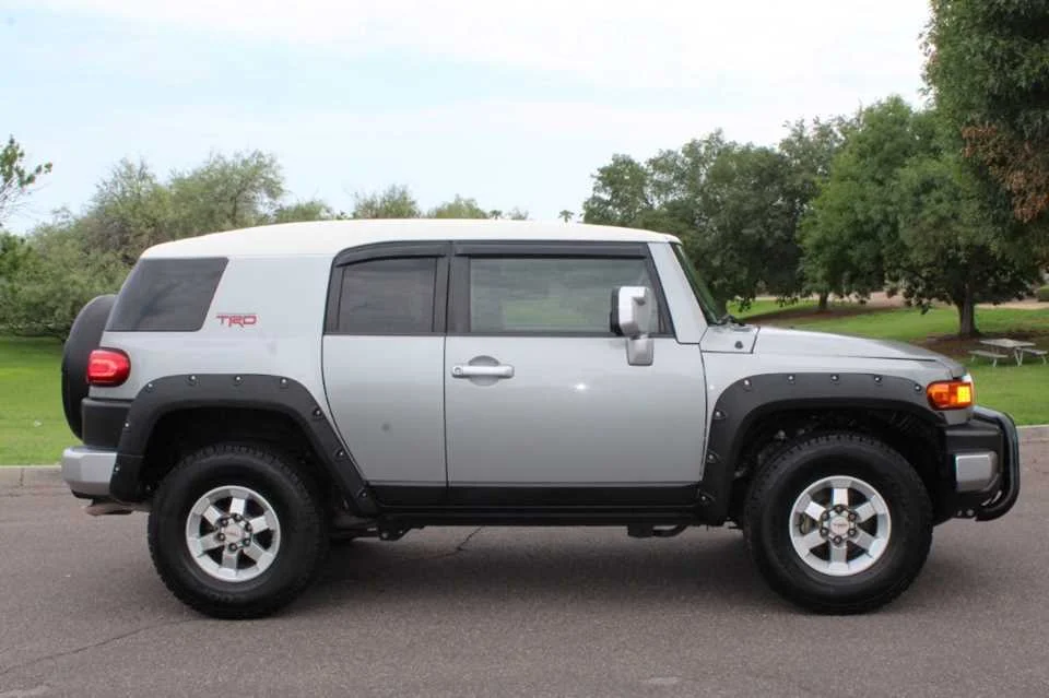 Used 2011 GRAY TOYOTA  image 2
