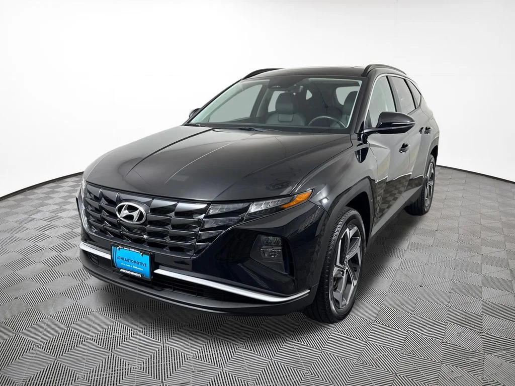 Used 2023 Black Hyundai SEL image 1