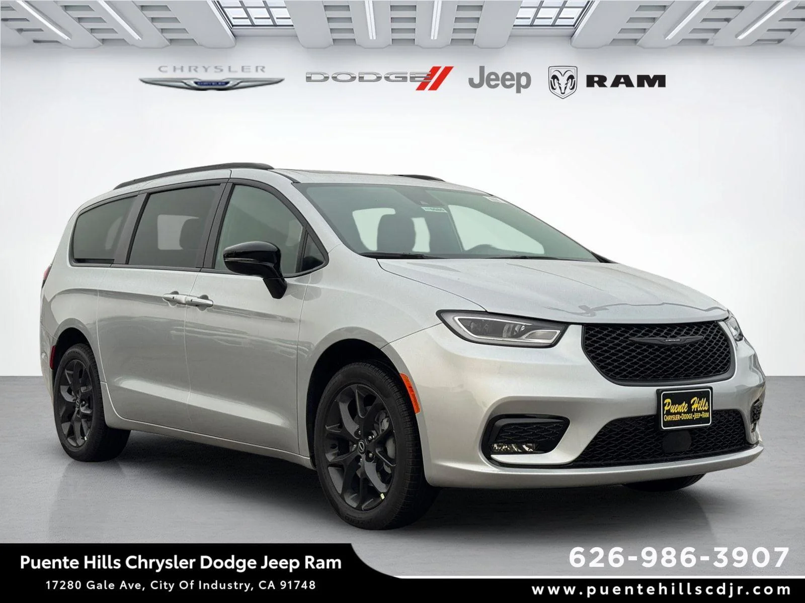 2026 Chrysler Pacifica Limited AWD's photo