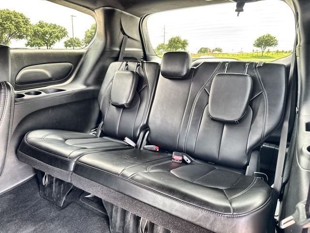 Used 2025 Black Chrysler Select image 22