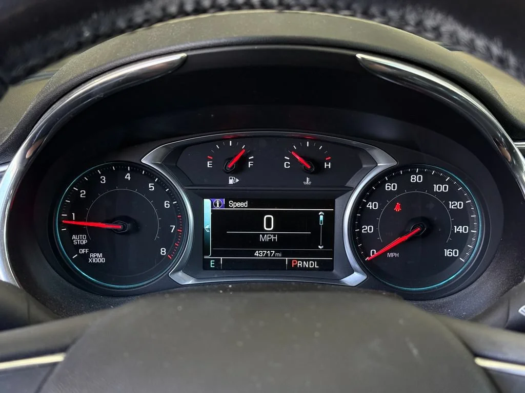 Used 2018 SUMMIT WHITE Chevrolet LT image 30