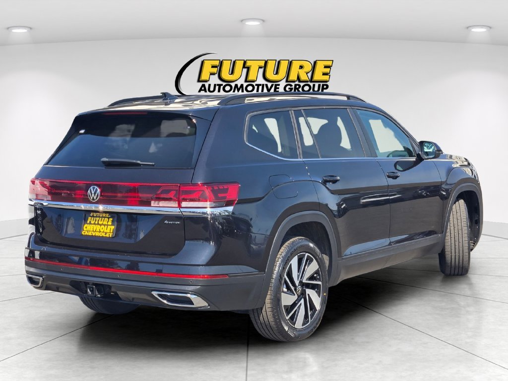 Used 2025  Volkswagen 2.0T SE w/Technology image 4