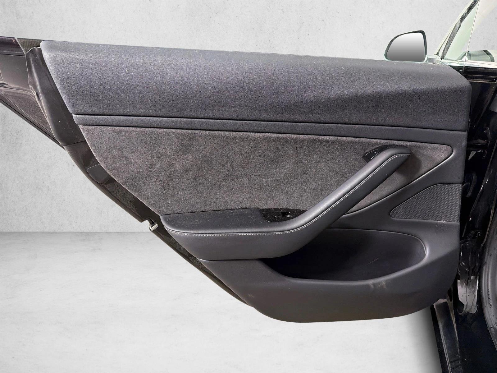 Used 2018 Black Tesla Long Range Battery image 23