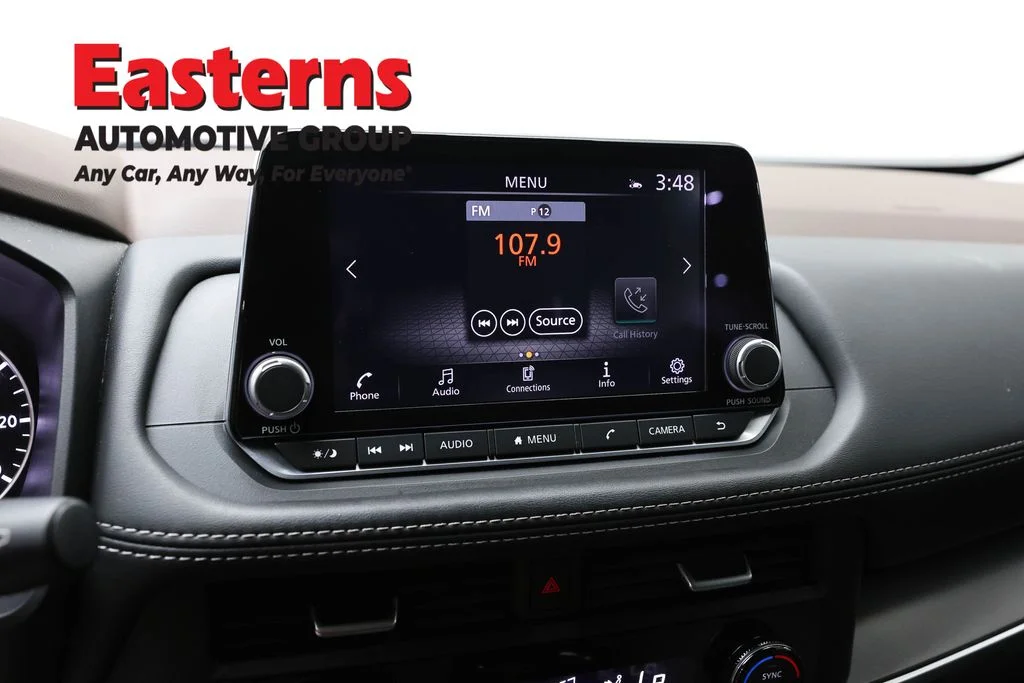 Used 2023 Gray Nissan SV image 18