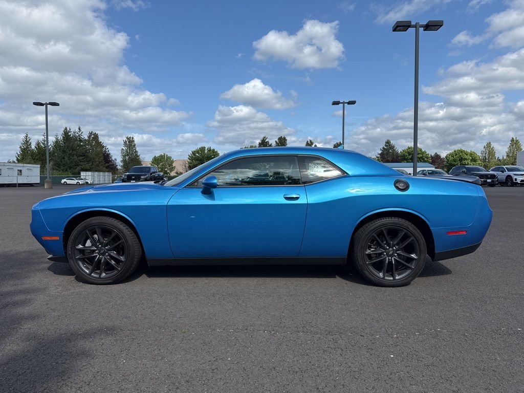 Used 2023 B5 Blue Pearlcoat Dodge SXT image 4