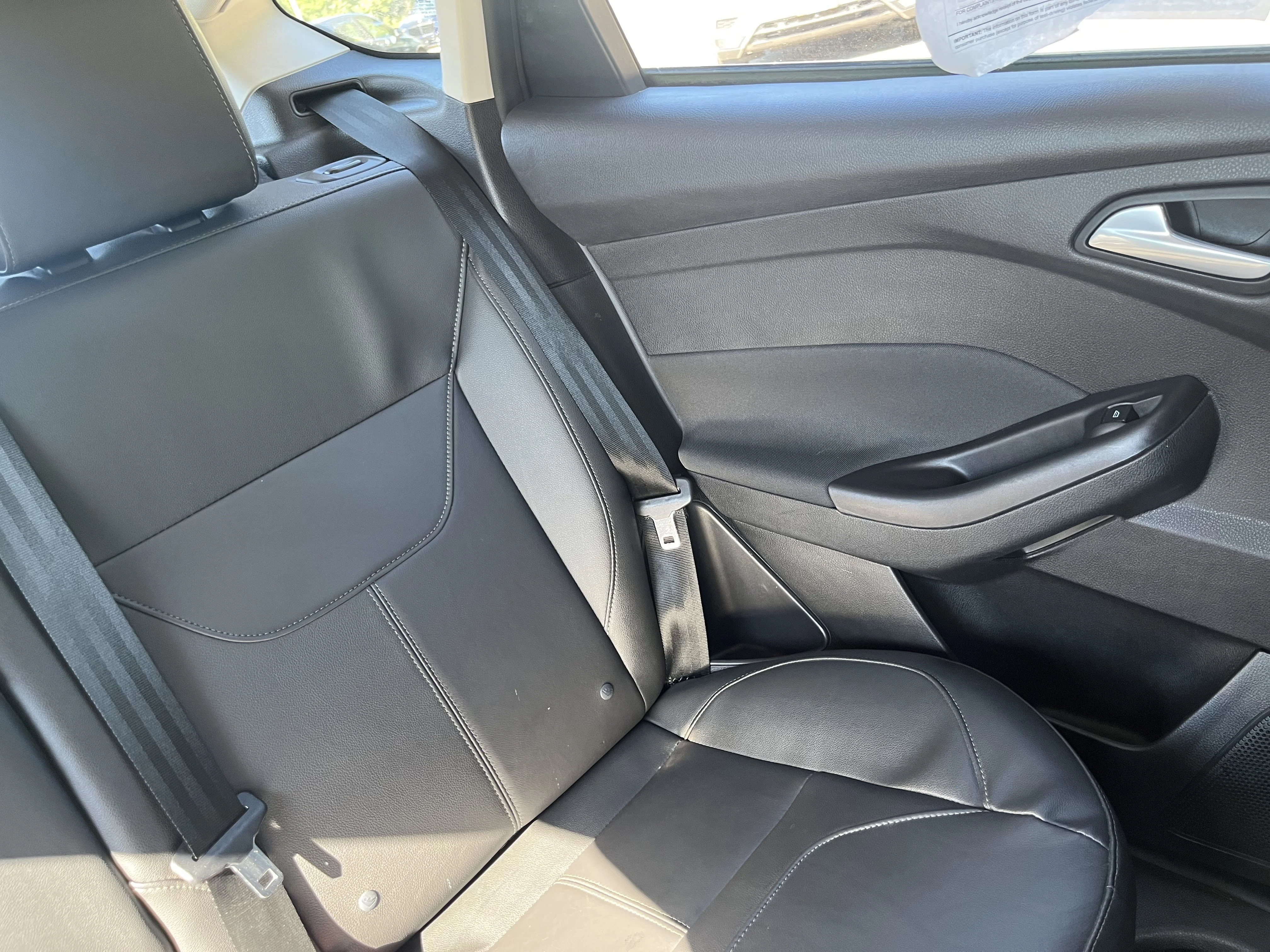 Used 2015 Magnetic Ford SE image 23