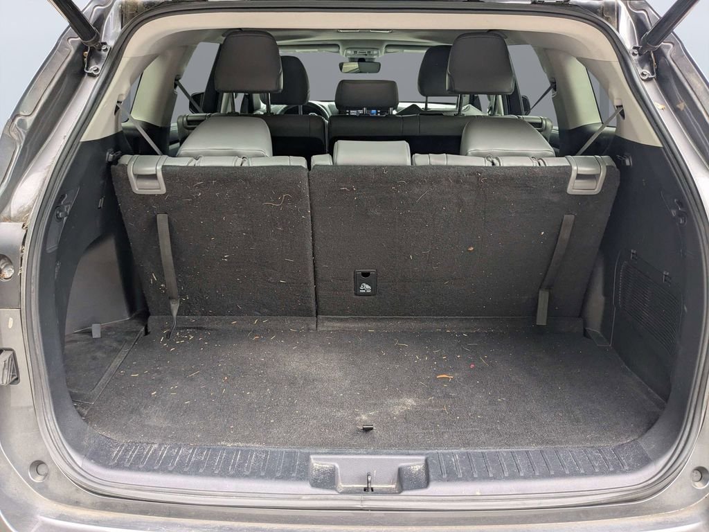 Used 2022 Gray Toyota XLE image 13