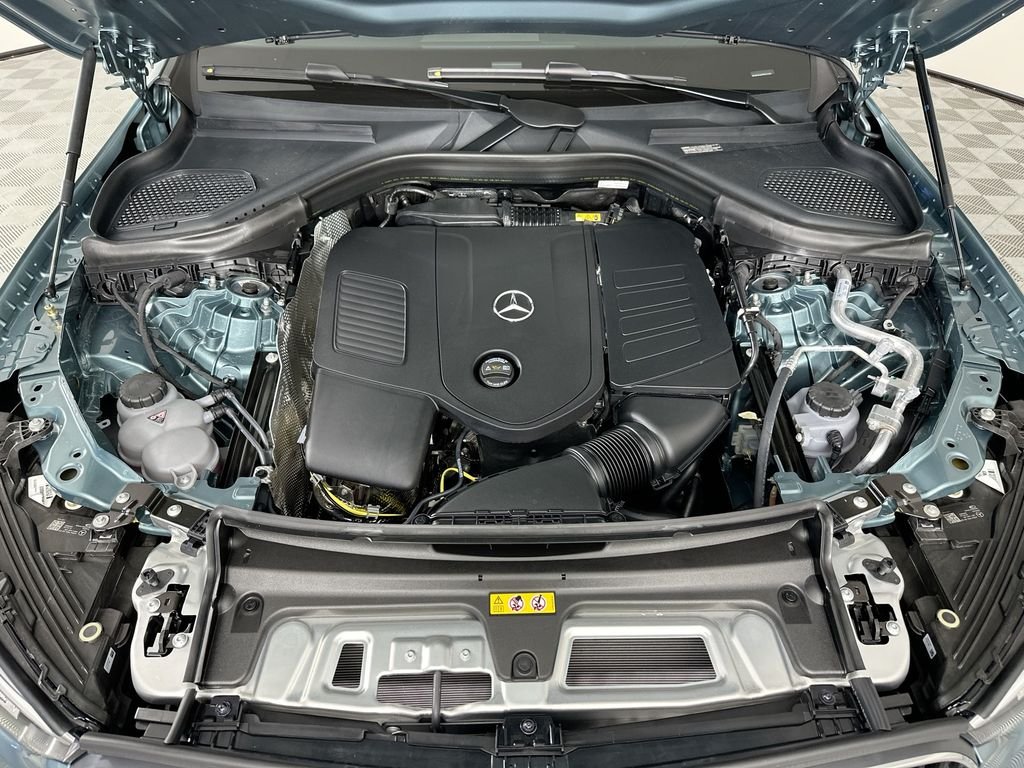 New 2026 Verde Silver Metallic Mercedes-Benz GLC 300 image 31