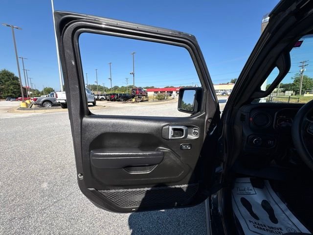 Certified Used 2024 Granite Crystal Clearcoat Metallic Jeep Rubicon image 10