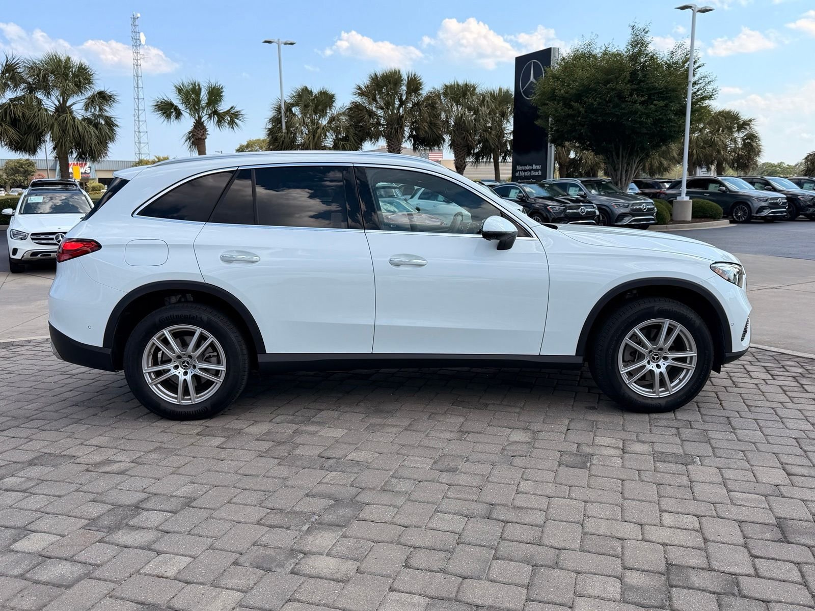 Certified Used 2025 MANUFAKTUR Moonlight White Metallic Mercedes-Benz GLC 300 image 8