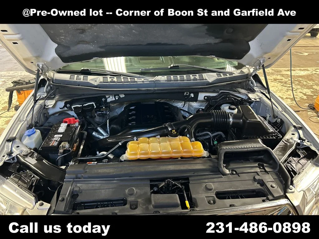 Used 2015 Silver Ford Lariat image 10