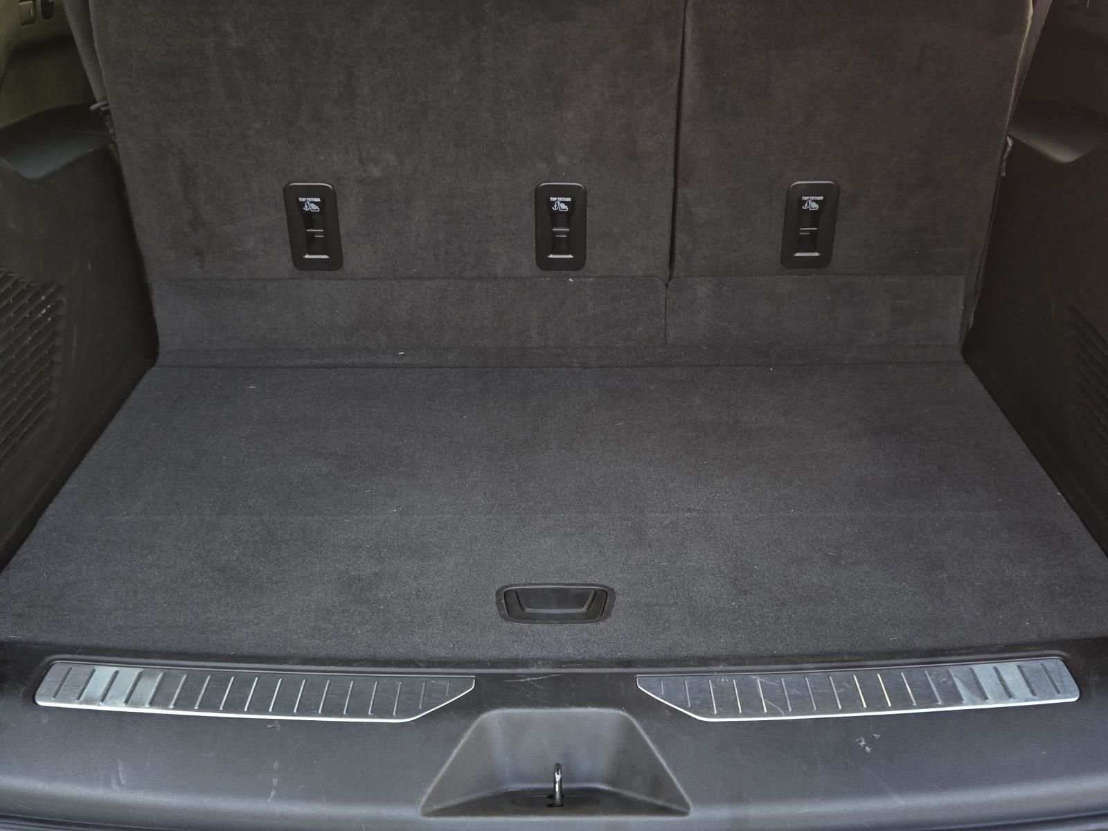 2024 Chevrolet Suburban Z71 - Photo 11