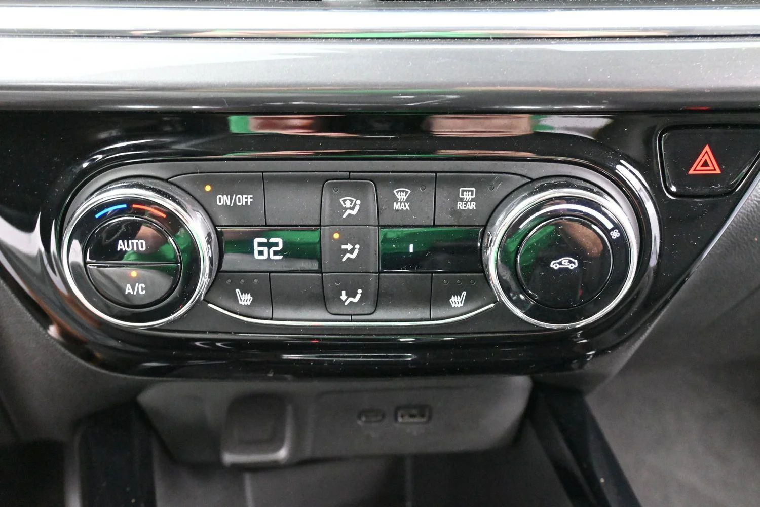 Used 2025 Summit White Chevrolet ACTIV image 23
