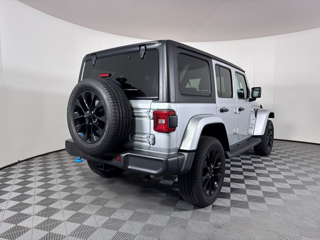Used 2023 Silver Zynith Clearcoat Jeep Sahara image 21