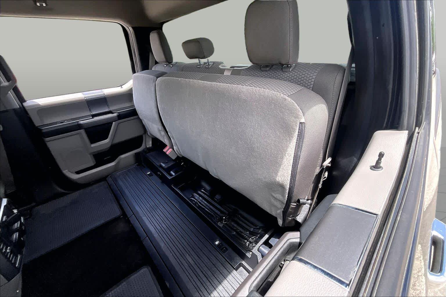 Used 2019 Agate Black Metallic Ford XLT image 20