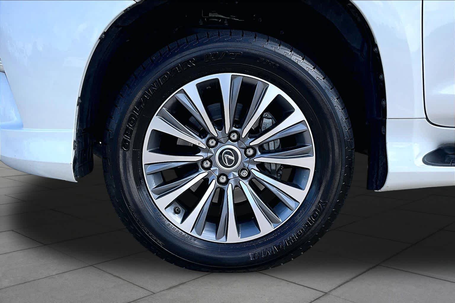 Used 2023 Eminent White Pearl Lexus Luxury image 11