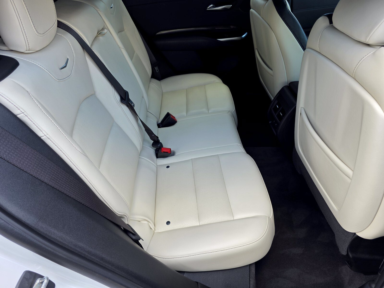 Used 2022 Crystal White Tricoat Cadillac FWD Sport image 5