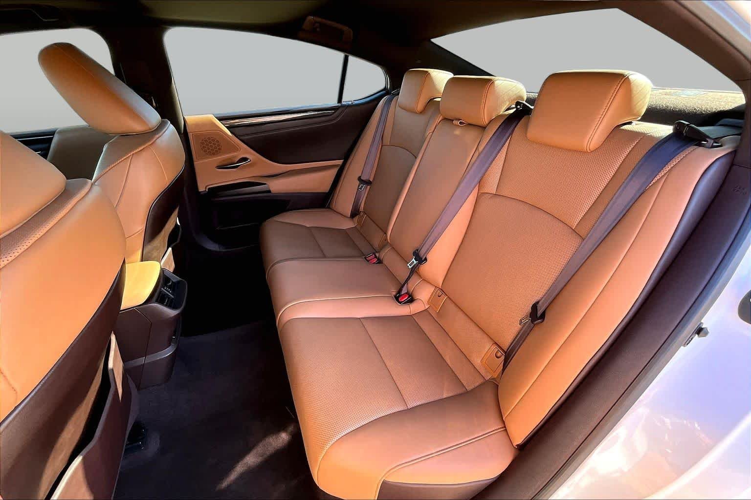 Used 2020 Eminent White Pearl Lexus  image 19
