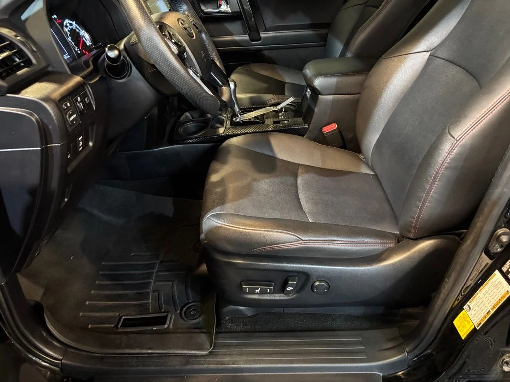 Used 2020 Midnight Black Metallic Toyota Venture image 20