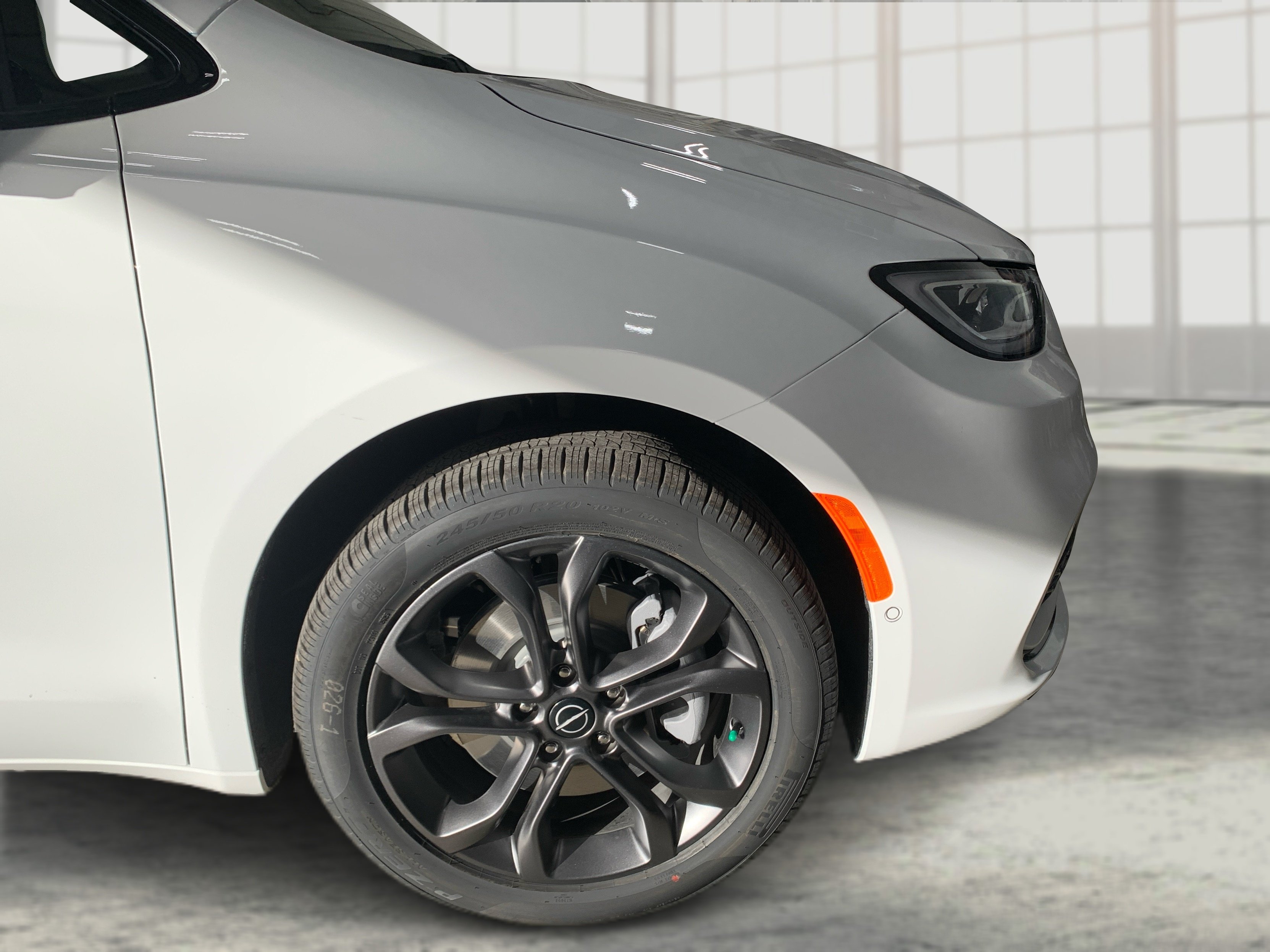 New 2026 Bright White Clear-Coat Exterior Paint Chrysler Select image 21