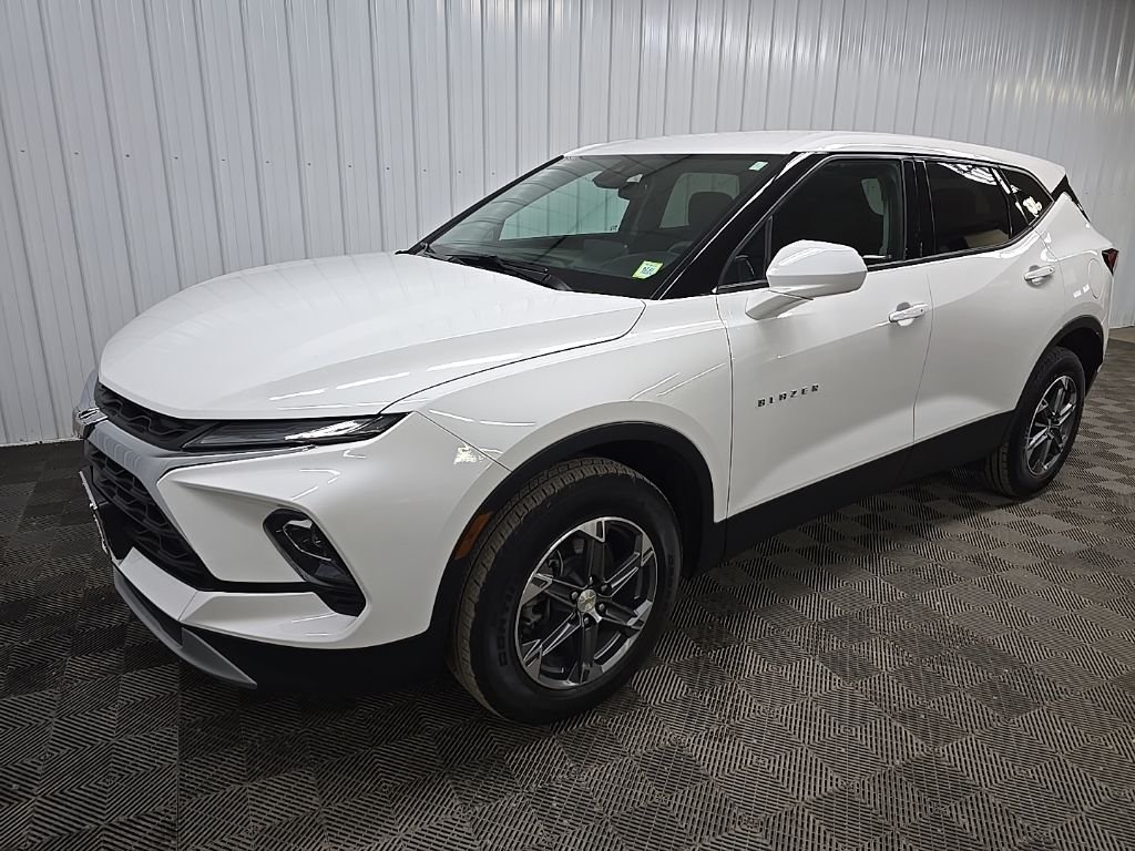 Used 2023 Summit White Chevrolet LT image 8