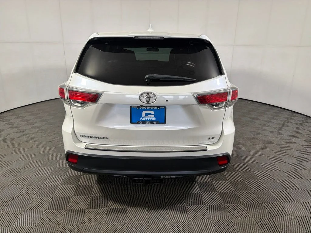 Used 2015 White Toyota LE Plus V6 image 6