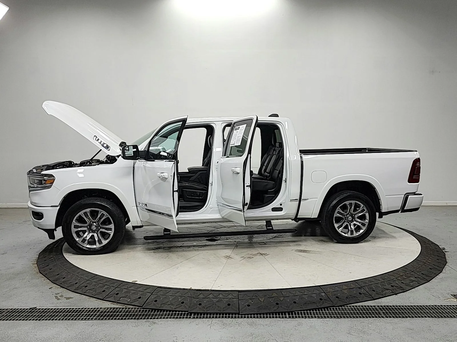 Used 2023 White Ram Limited image 12