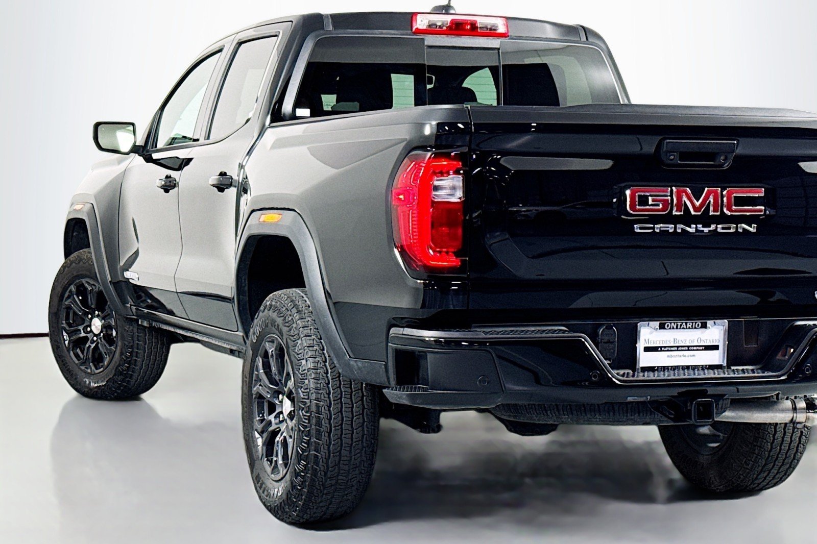 Used 2024 Onyx Black GMC 2WD Elevation image 15