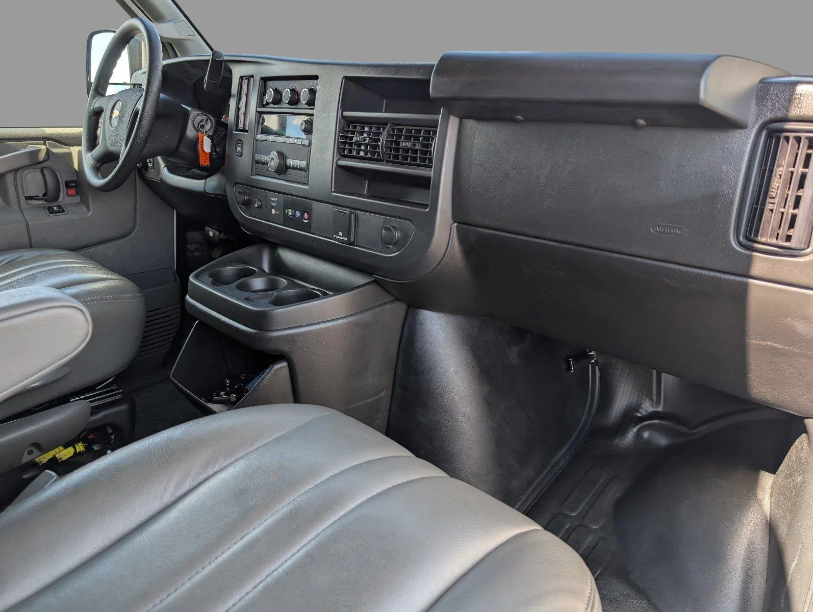Used 2025 Summit White Chevrolet WT image 39