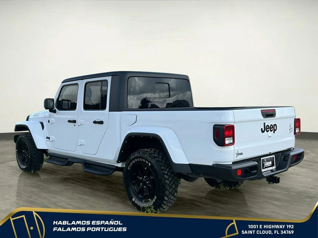 Used 2022  Jeep Willys image 4