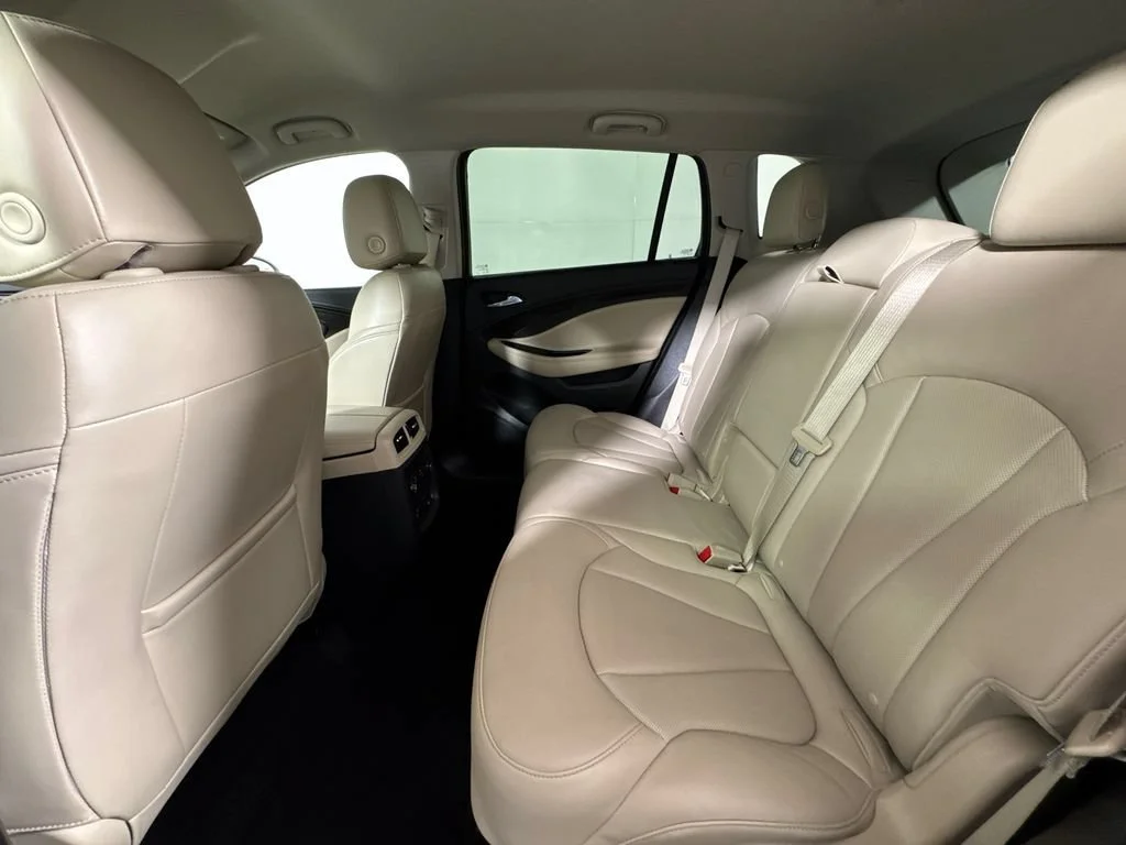 Used 2020 SUMMIT WHITE Buick Premium image 12