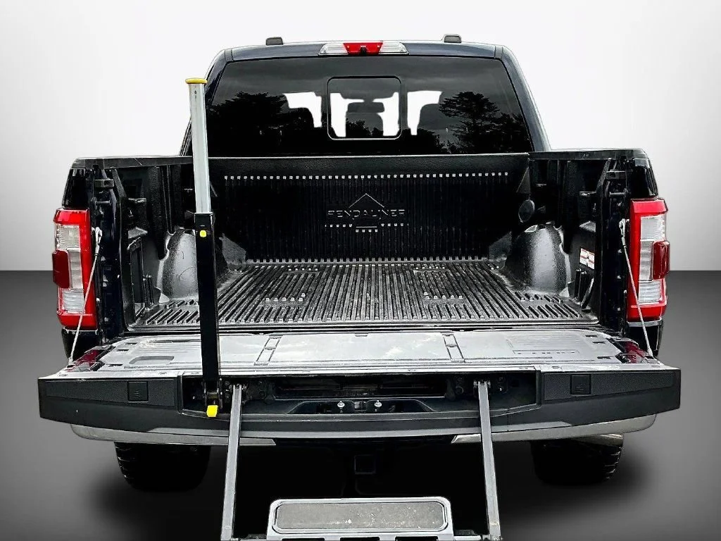 Used 2022 Antimatter Blue Metallic Ford King Ranch image 9