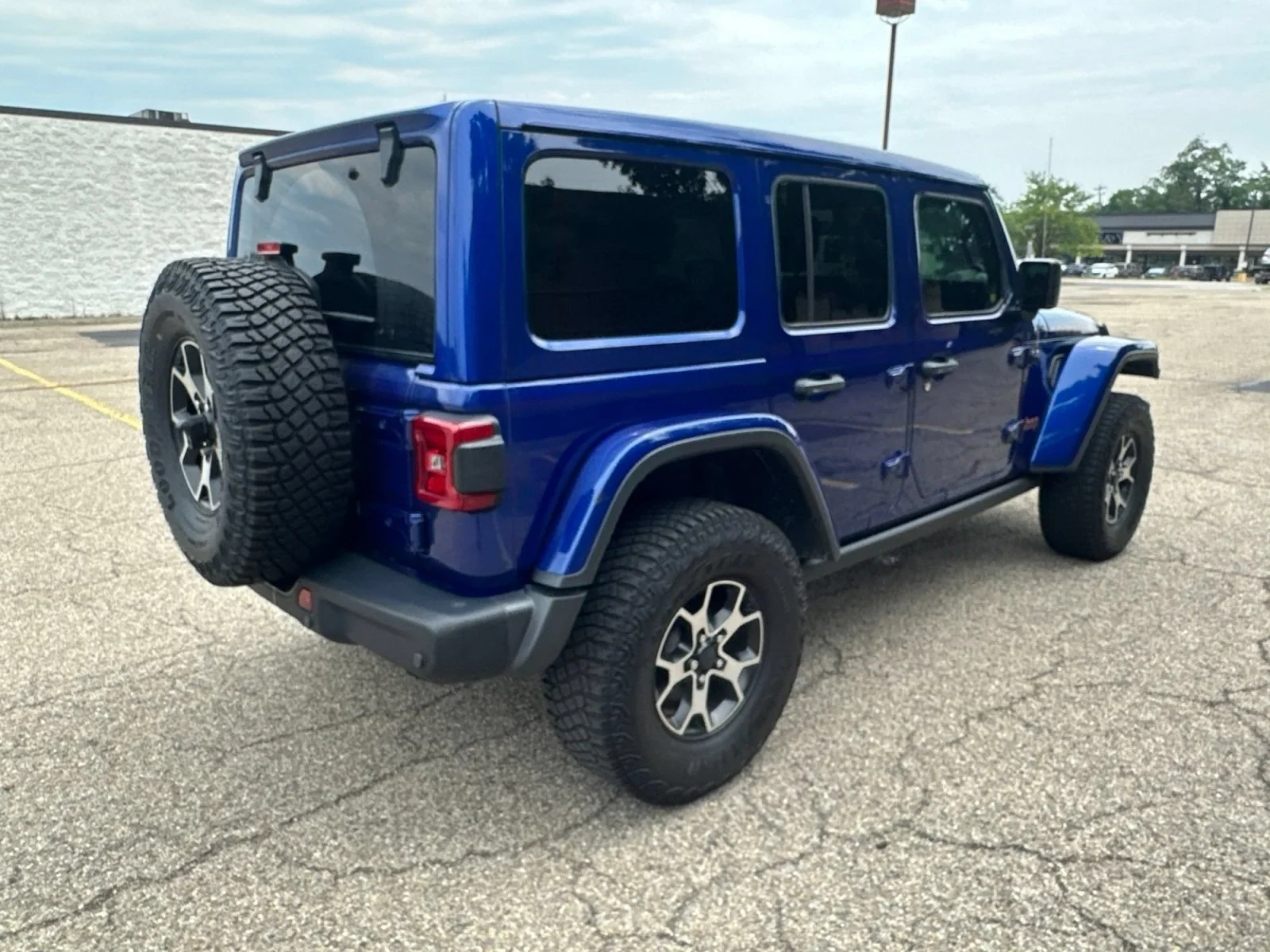 Used 2020 Ocean Blue Metallic Clearcoat Jeep Rubicon image 21