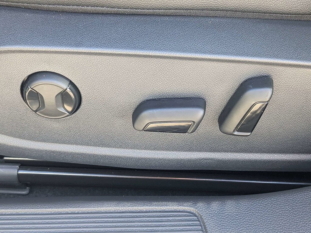 2025 Volkswagen Jetta SE - Photo 19