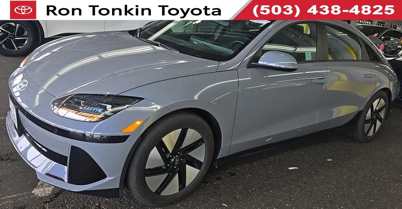 Used 2024 Transmission Blue Hyundai SE image 1