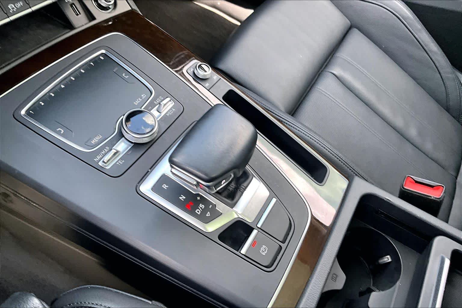 Used 2018 Manhattan Gray Metallic Audi Premium Plus image 15