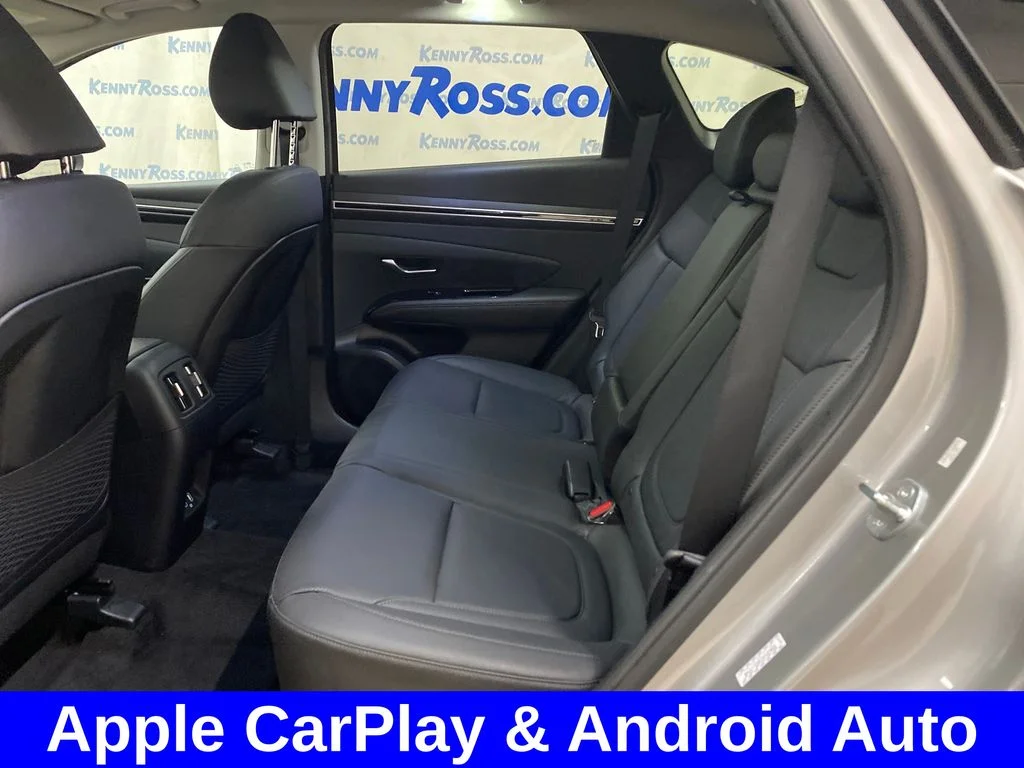 Used 2023 Silver Hyundai SEL Convenience image 13