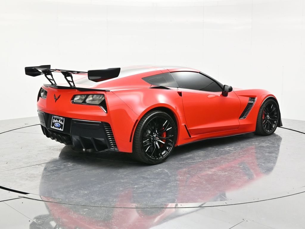 Used 2015 Torch Red Chevrolet Z06 image 5