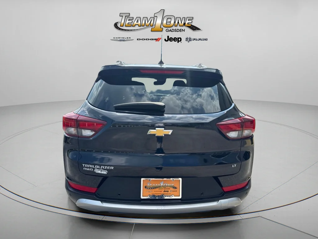 Used 2021 Mosaic Black Metallic Chevrolet LT image 8