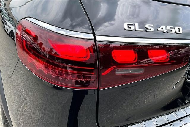 Used 2026 Black Mercedes-Benz GLS 450 image 25