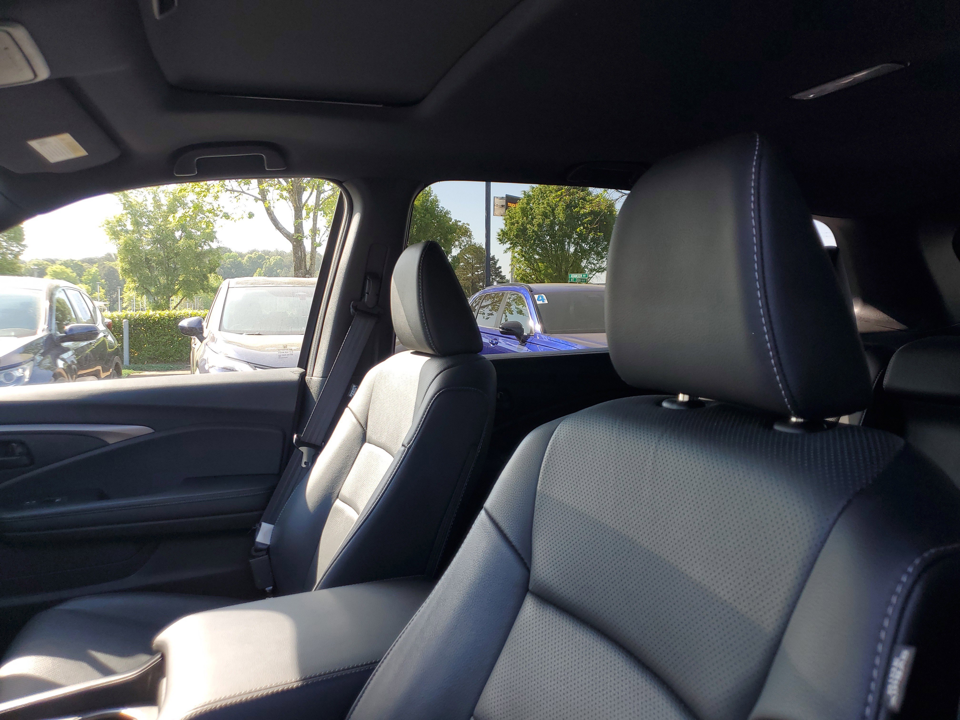Used 2024 Black Honda EX-L image 18